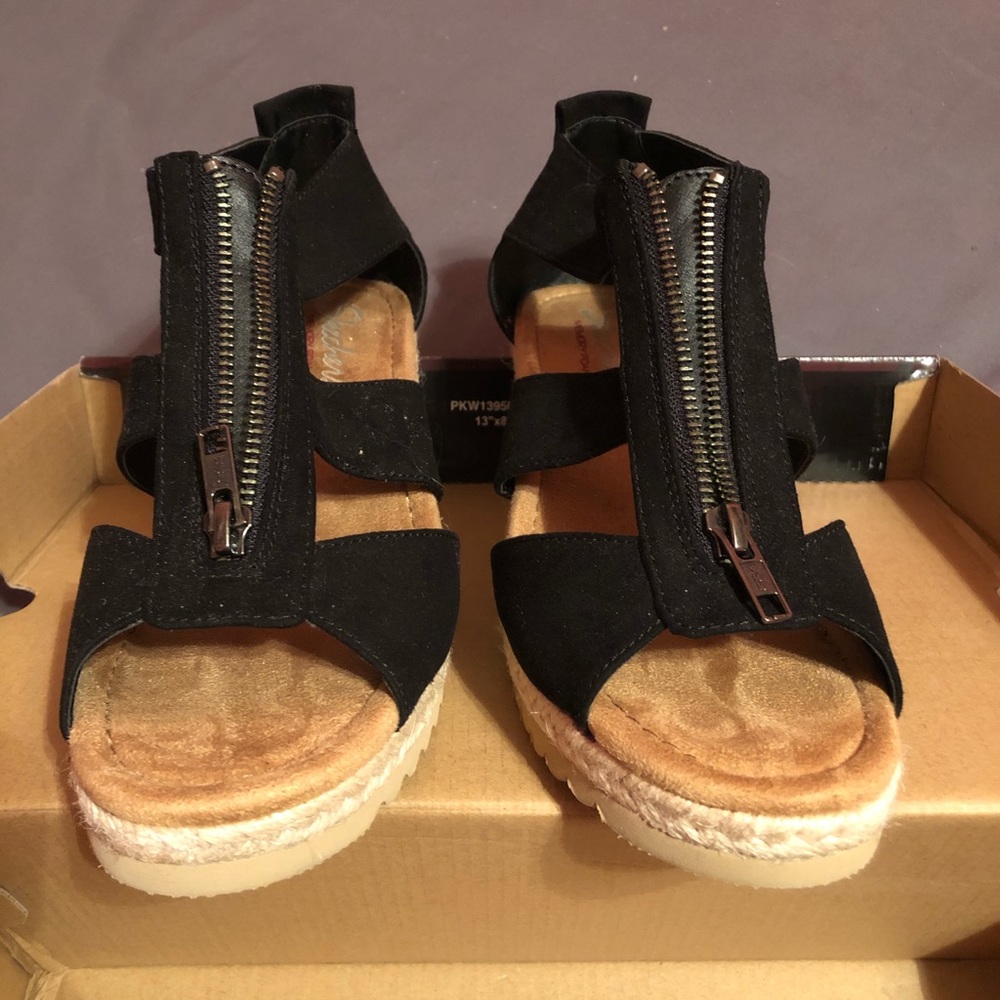 COPY - Sketchers Cali Memory Foam Wedges Size 8